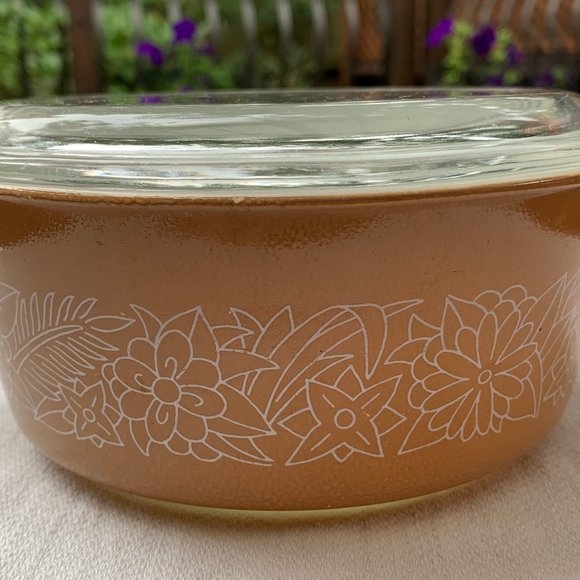 Vtg Pyrex Woodland Pattern (White on Light Brown) Casserole Dish #472-B - 1.5 Pt - Picture 2 of 15